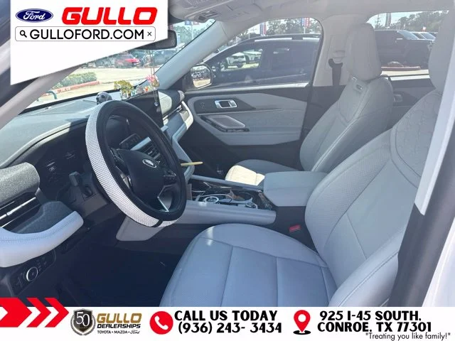 Used 2025 White Metallic Ford Platinum image 5