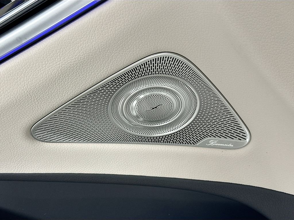 New 2026 MANUFAKTUR Moonlight White Metallic Mercedes-Benz S 500 image 19