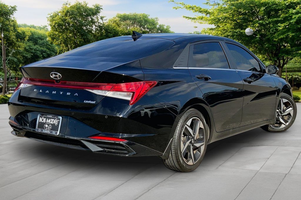 Used 2023 Black Hyundai Limited image 6