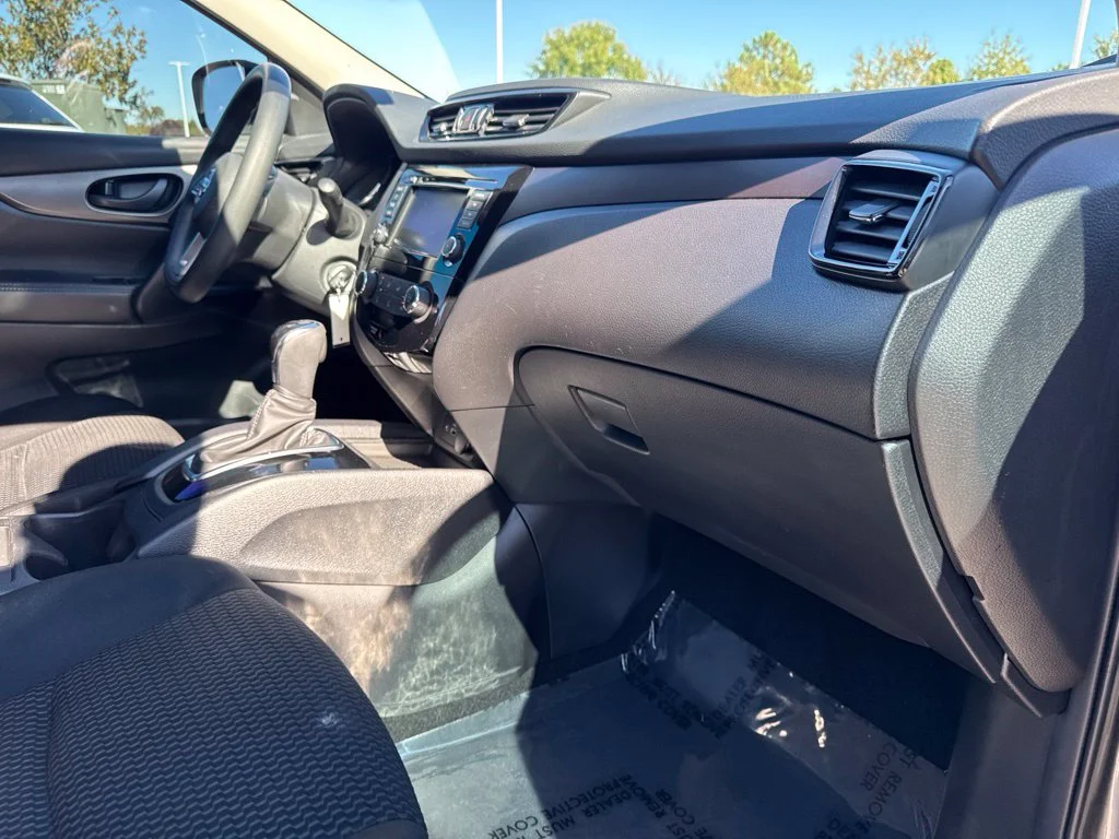 Used 2021 Gray Nissan S image 20