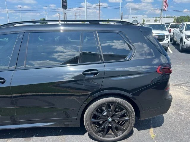 Used 2026 Black BMW xDrive40i image 8