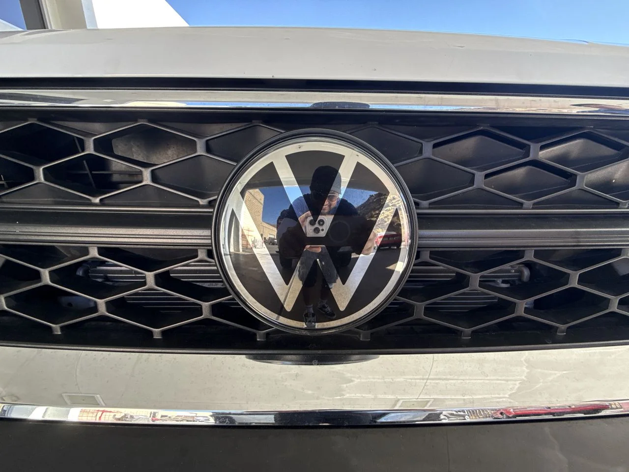 Used 2024 Pure White Volkswagen SE w/ Sunroof image 31