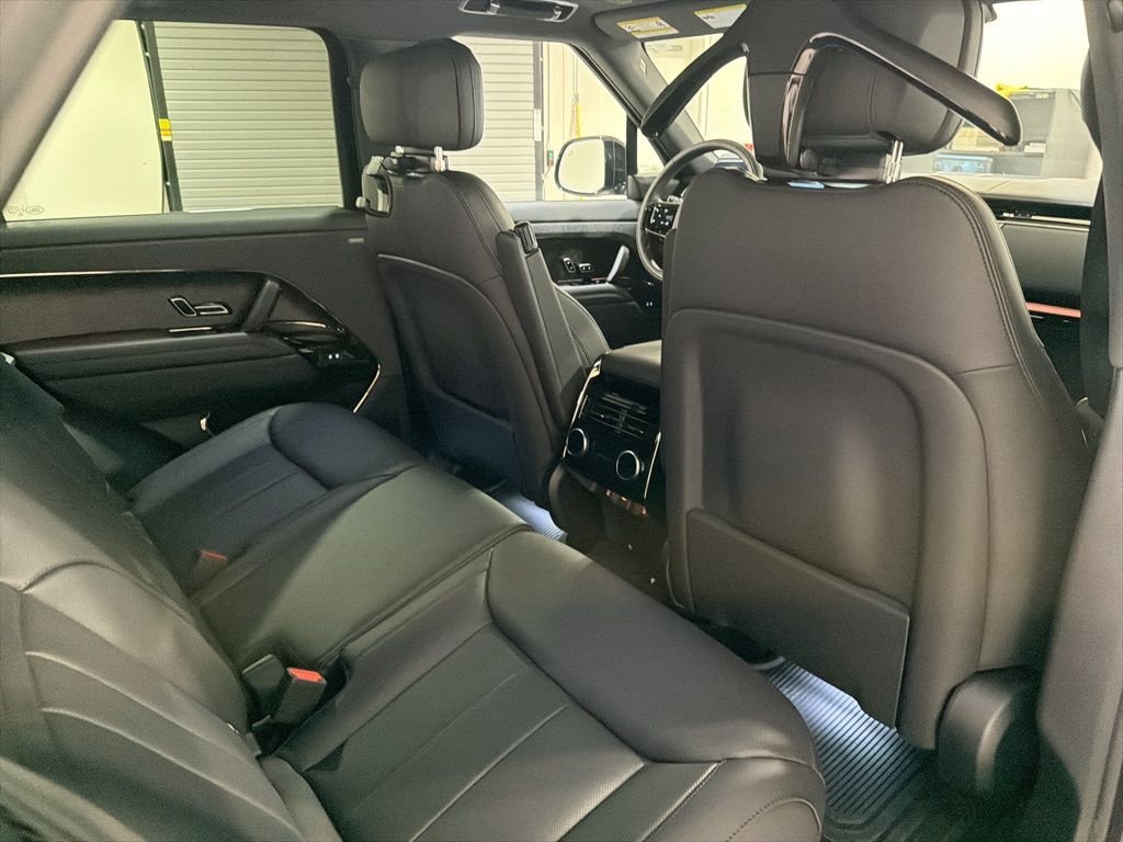 New 2026 Charente Grey Land Rover Dynamic SE P530 V8 image 27