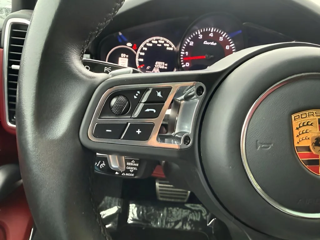 Used 2022  Porsche Turbo image 27