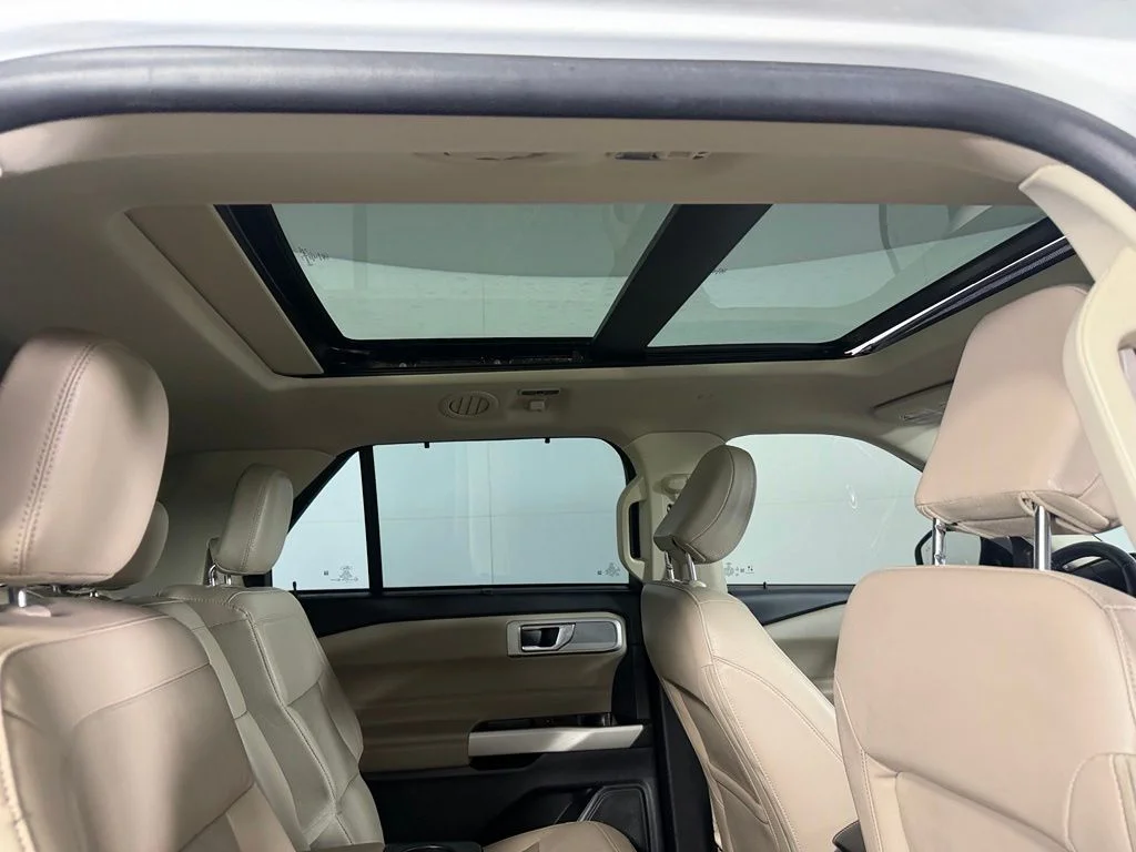 Used 2021 White Ford Limited image 18