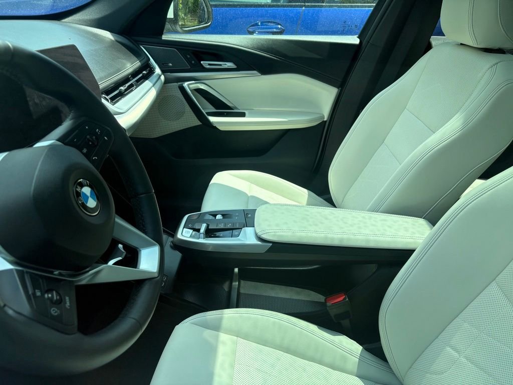 Used 2026 Alpine White BMW xDrive28i image 6