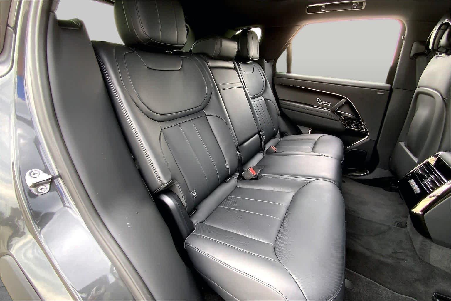 Used 2026 Carpathian Grey Premium Metallic Land Rover SE image 19