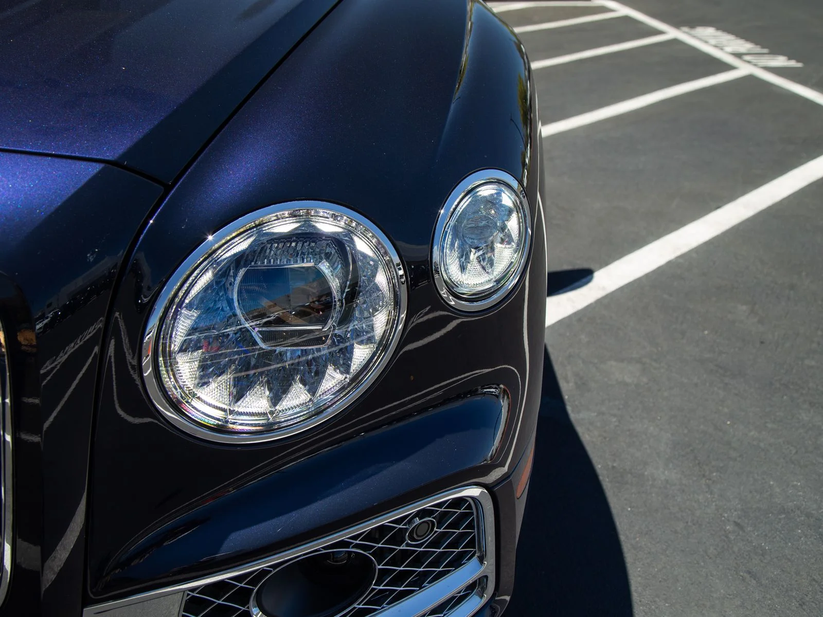 Used 2024 Blue Bentley Azure image 13