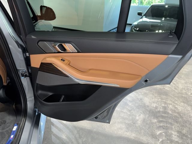 New 2026 Skyscraper Grey Metallic BMW xDrive40i image 10