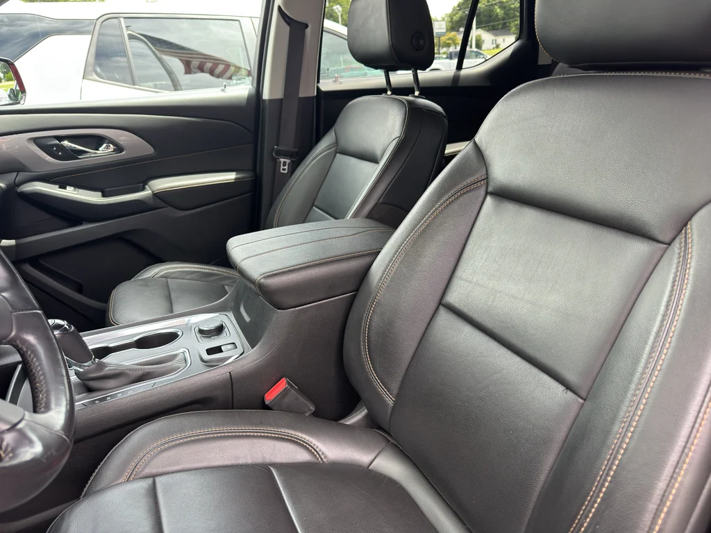 Used 2019 CAJUN RED TINTCOAT Chevrolet RS image 9