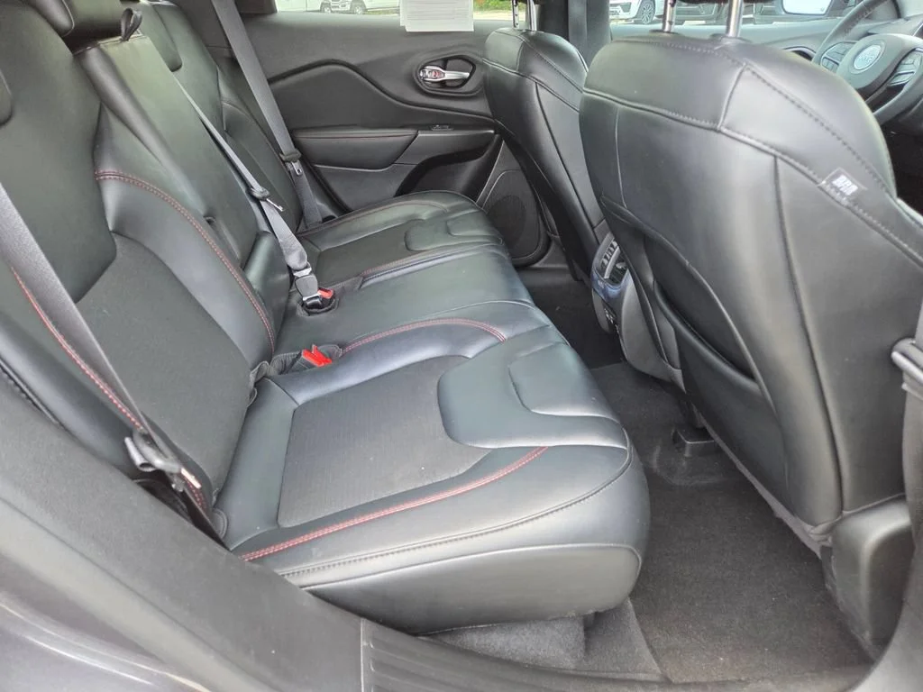 Used 2022 Granite Crystal Metallic Clearcoat Jeep Trailhawk image 18
