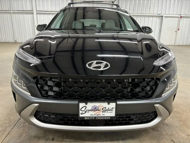 Used 2023 Black Hyundai Limited image 2