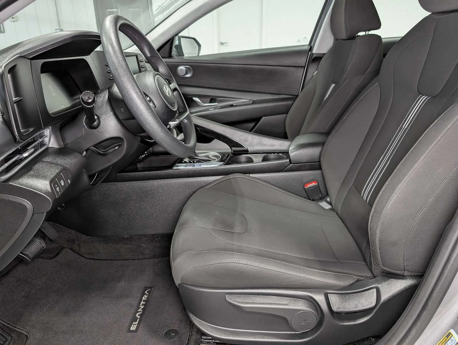 Used 2025 Fluid Metal Hyundai Blue image 4