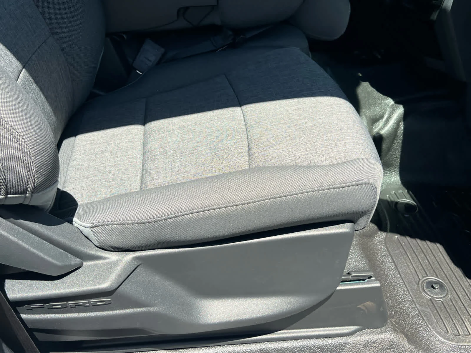 New 2026 Oxford White Ford XL image 18