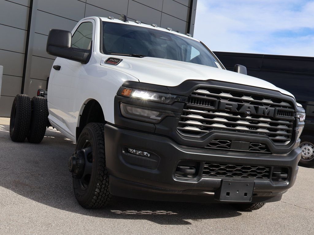 2025 RAM 3500 Chassis Tradesman - Photo 6