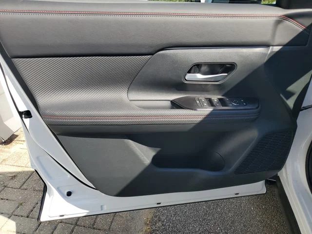 2026 Nissan KICKS SR - Photo 13