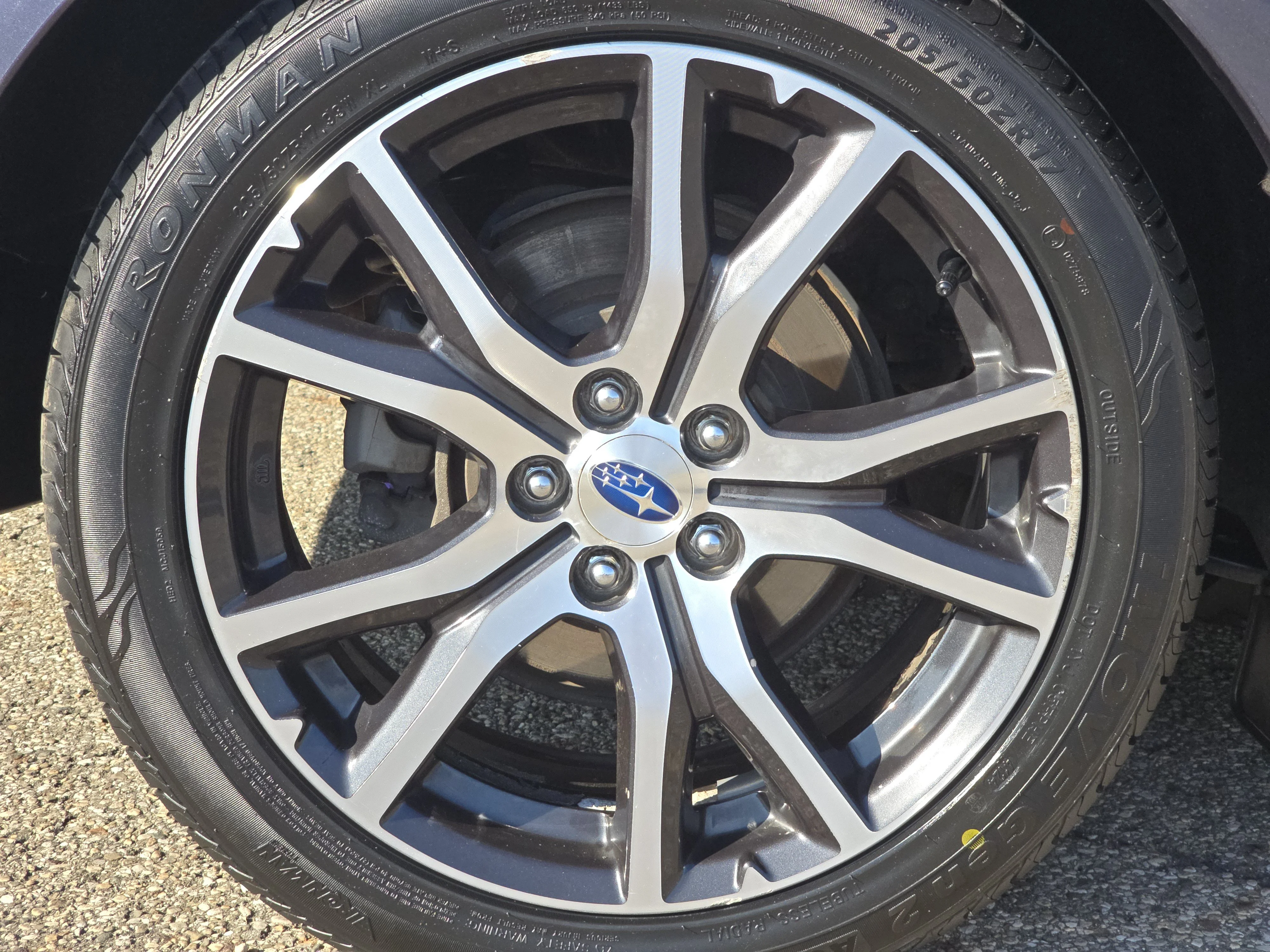 Used 2017 Carbide Gray Metallic Subaru Limited image 14