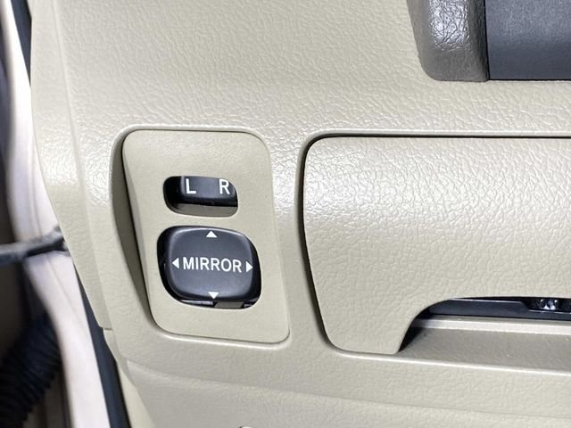 Used 2009 Beige Toyota LE image 17