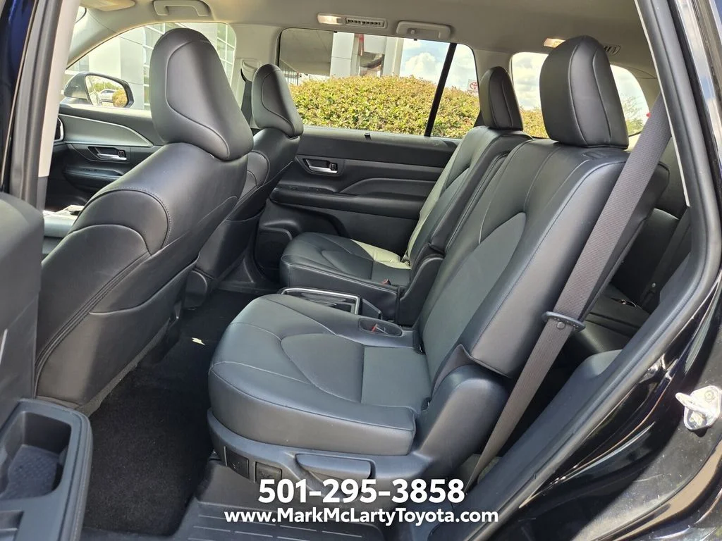 Used 2025 Black Toyota XLE image 5