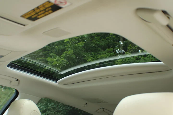 Used 2018  Lexus  image 7