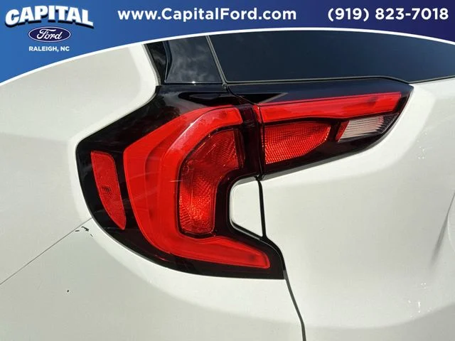 Used 2018 White GMC SLT image 15