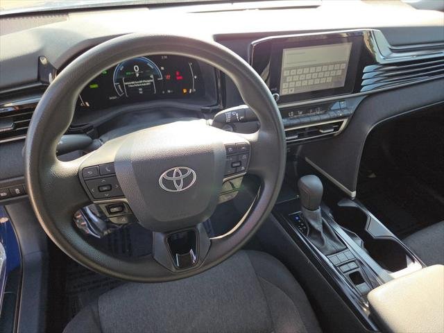 2025 Toyota Camry LE - Photo 30