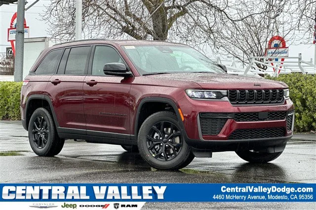 2026 Jeep Grand Cherokee Laredo Altitude