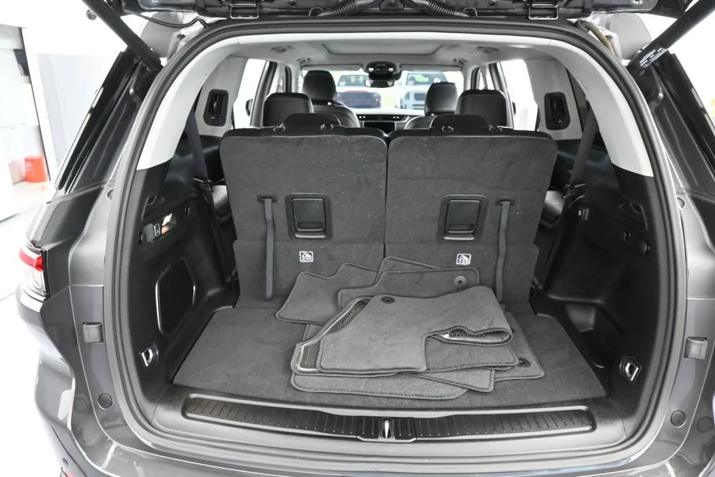Used 2023 Baltic Gray Metallic Clearcoat Jeep Limited image 43