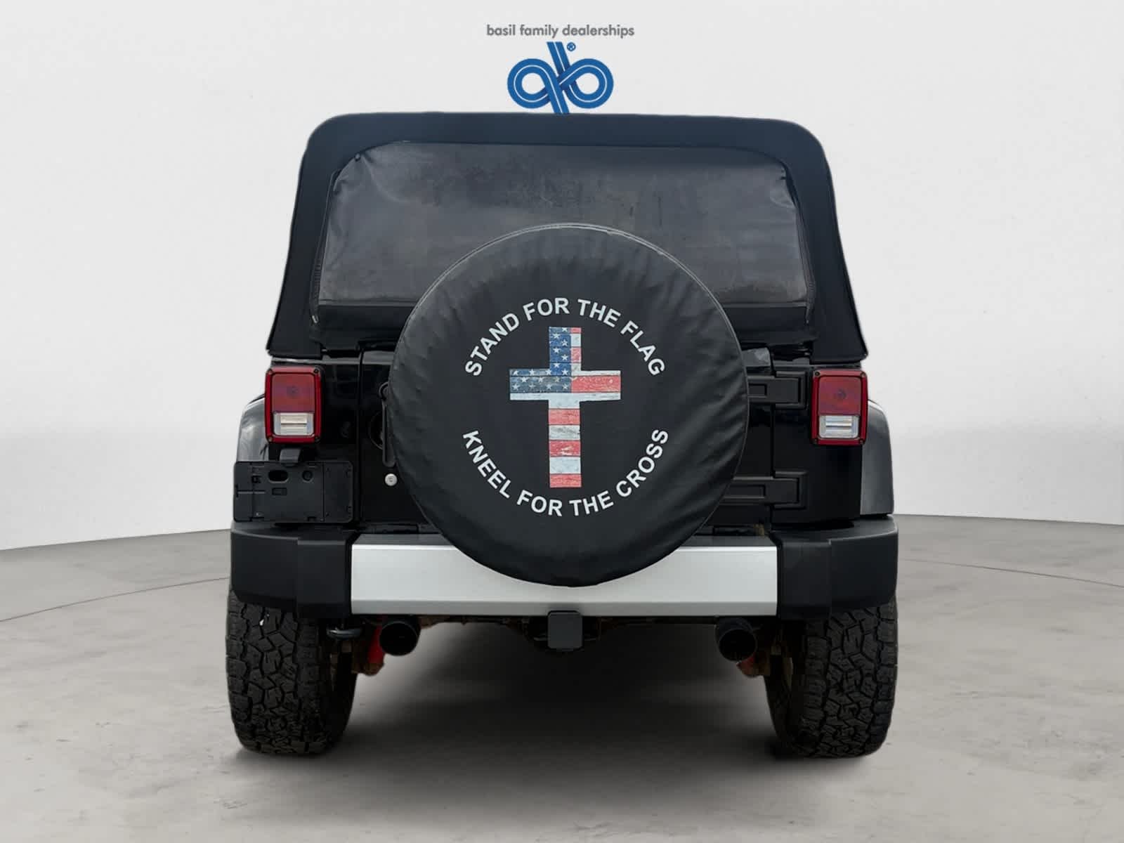 Used 2015 Black Clearcoat Jeep Sahara image 5