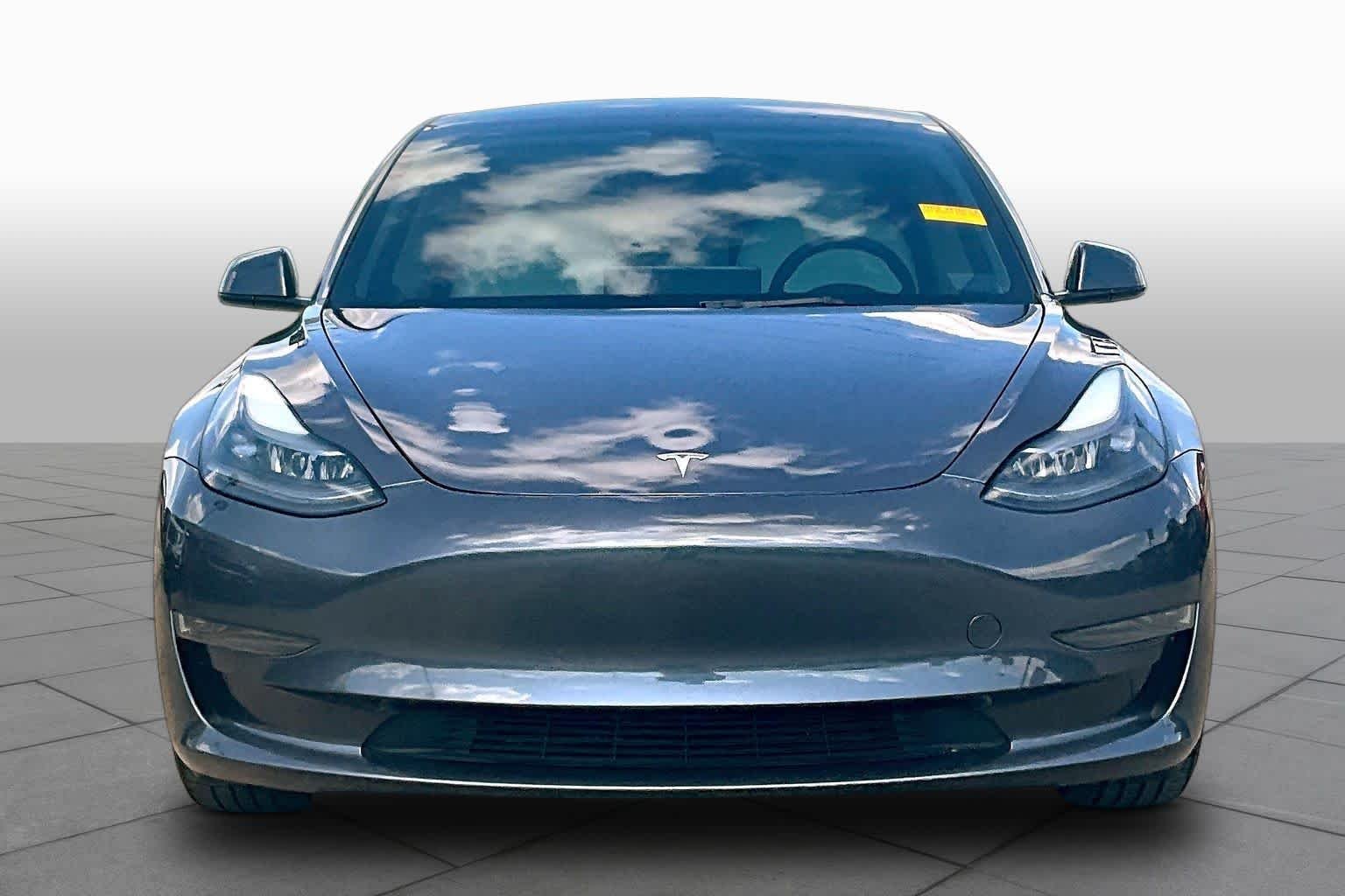 Used 2023 Midnight Silver Metallic Tesla  image 3