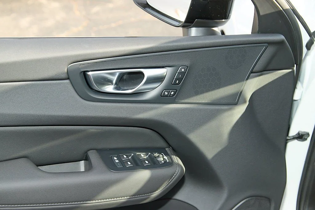 New 2026 Crystal White Volvo Core image 11