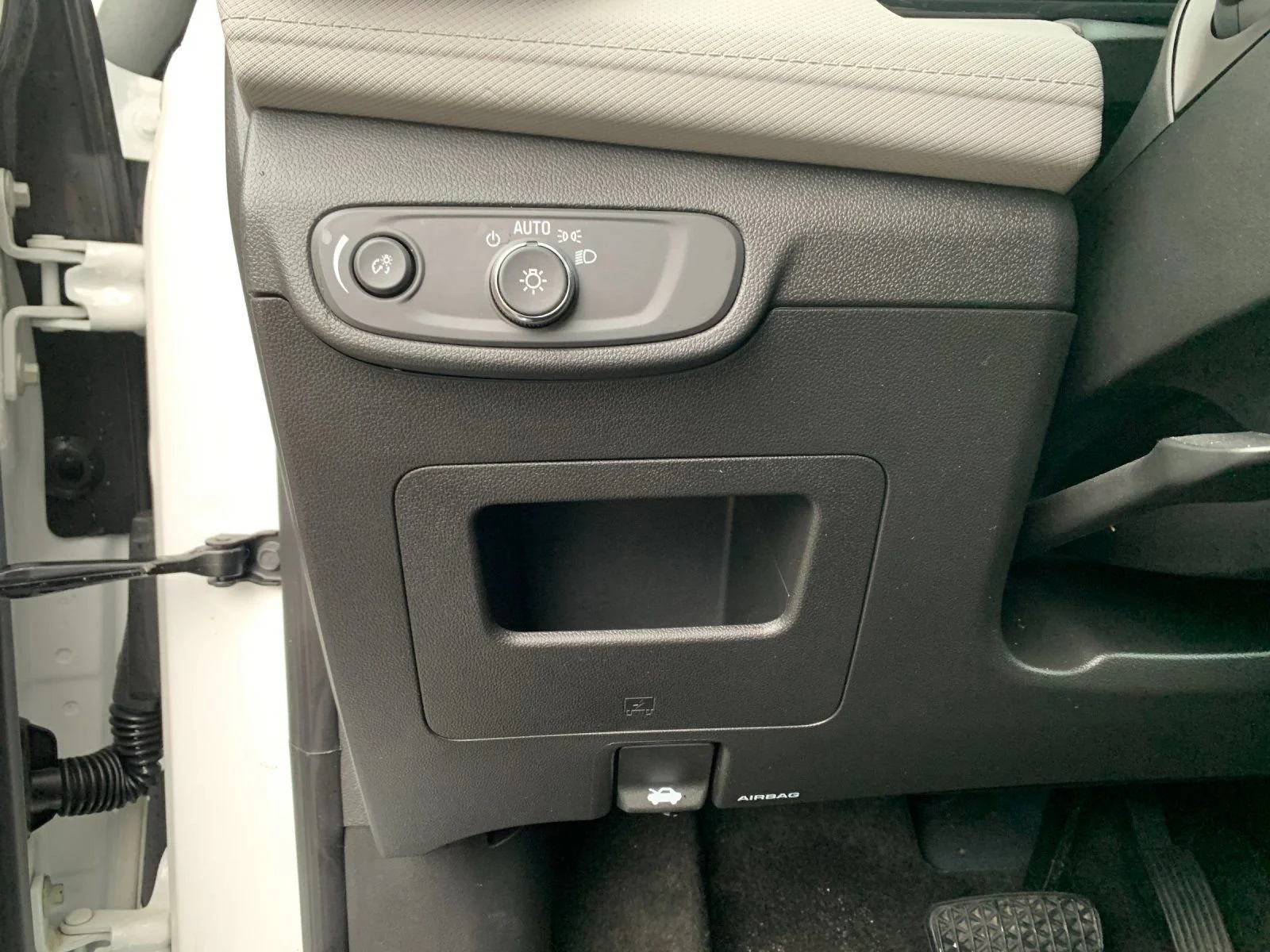 Used 2024 Summit White Chevrolet LS image 30