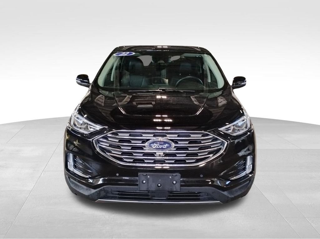 2022 Ford Edge Titanium photo 2