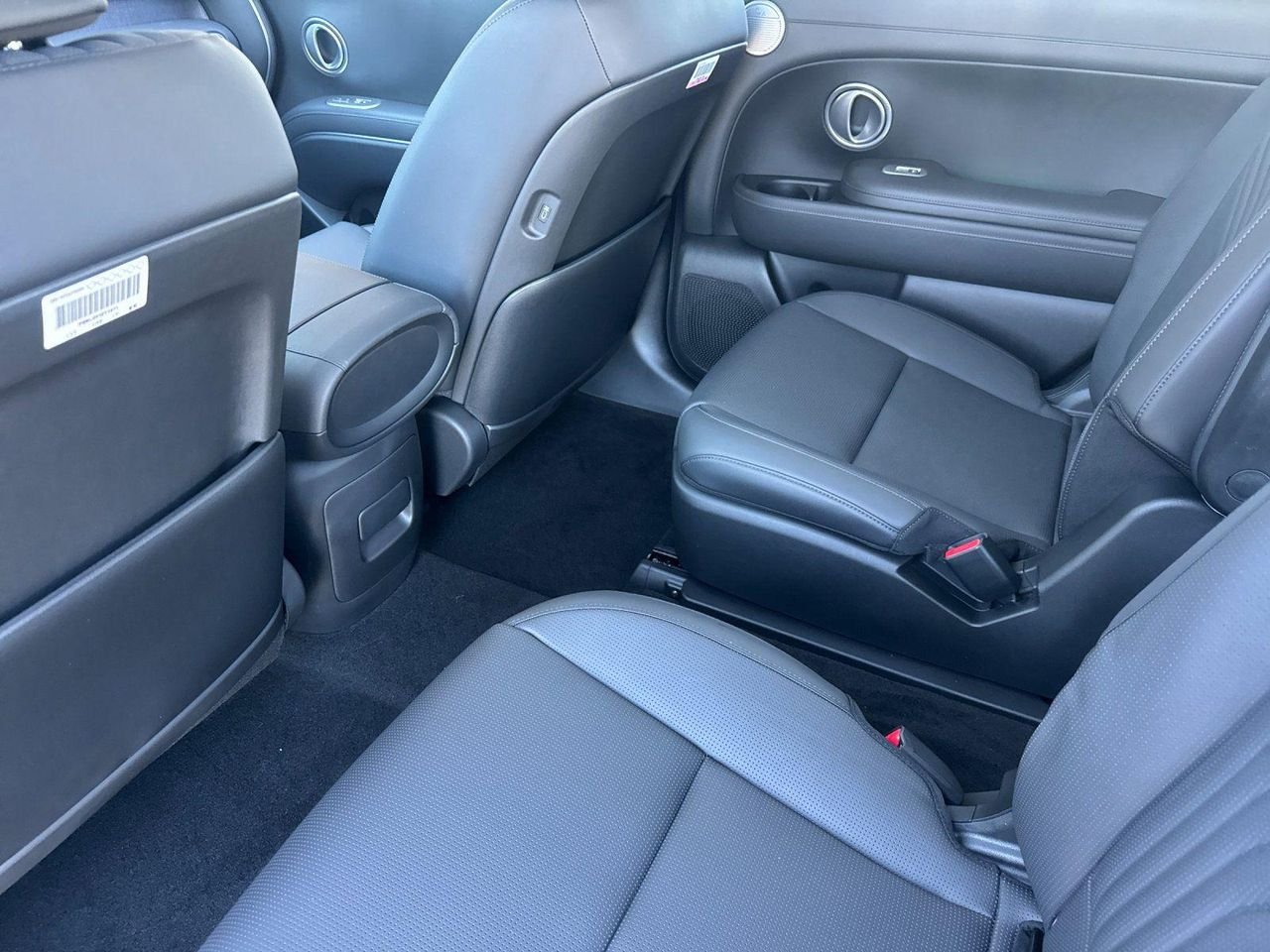 New 2026 White Hyundai SEL Premium 7P image 11