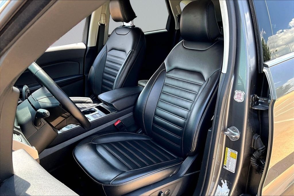 Used 2023 Gray Ford SEL image 23