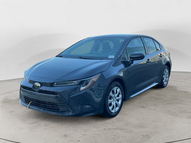 Used 2024  Toyota LE image 1