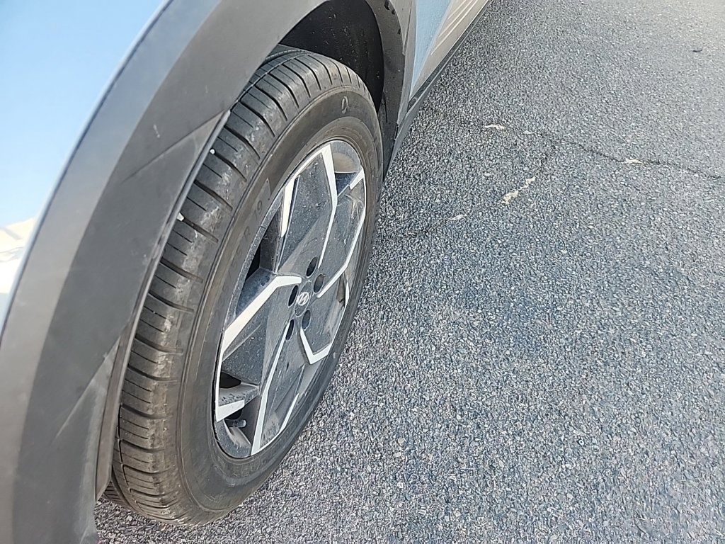 Used 2024 Blue Hyundai SEL image 14