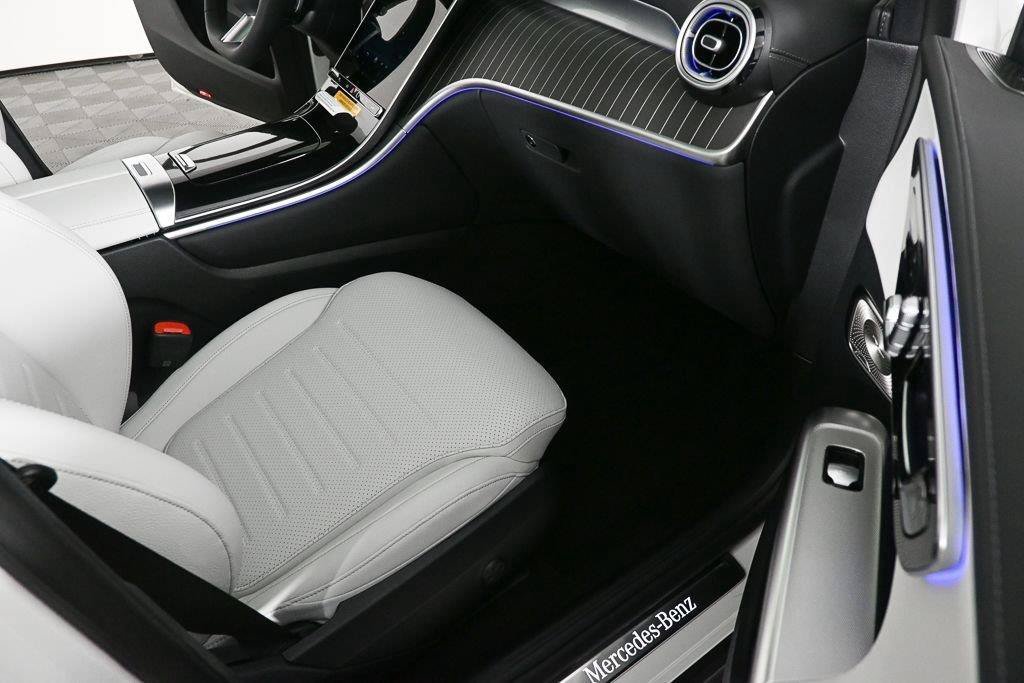New 2027 Polar White Mercedes-Benz GLC 300 image 59