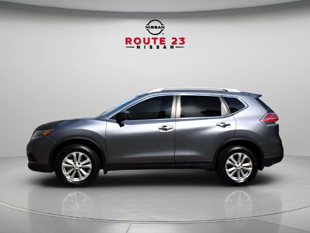 Used 2016 Gray Nissan SV image 5