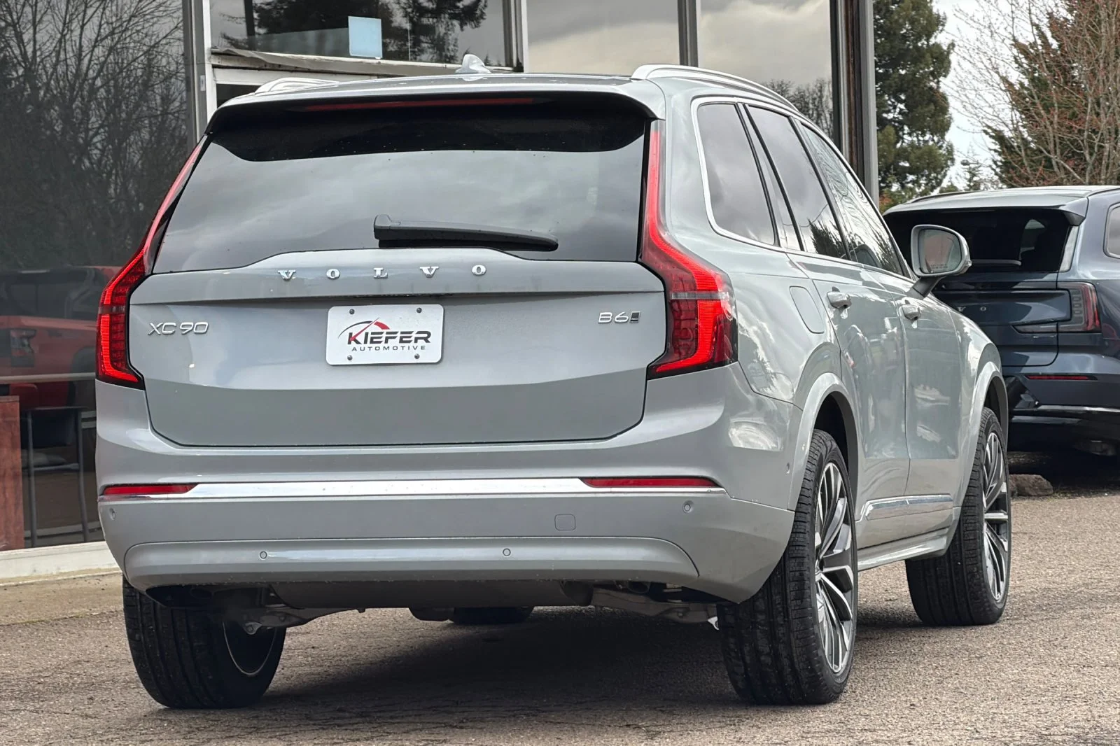New 2026 VAPOUR GRAY Volvo Ultra image 4