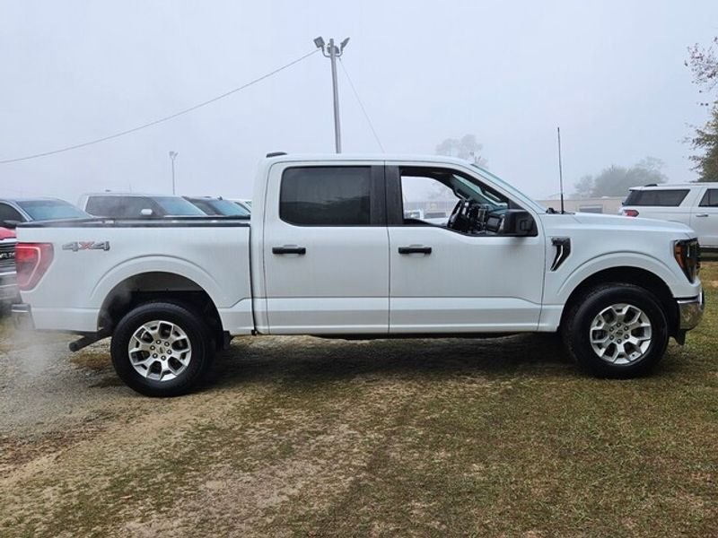 Used 2023 Oxford White Ford XLT image 9