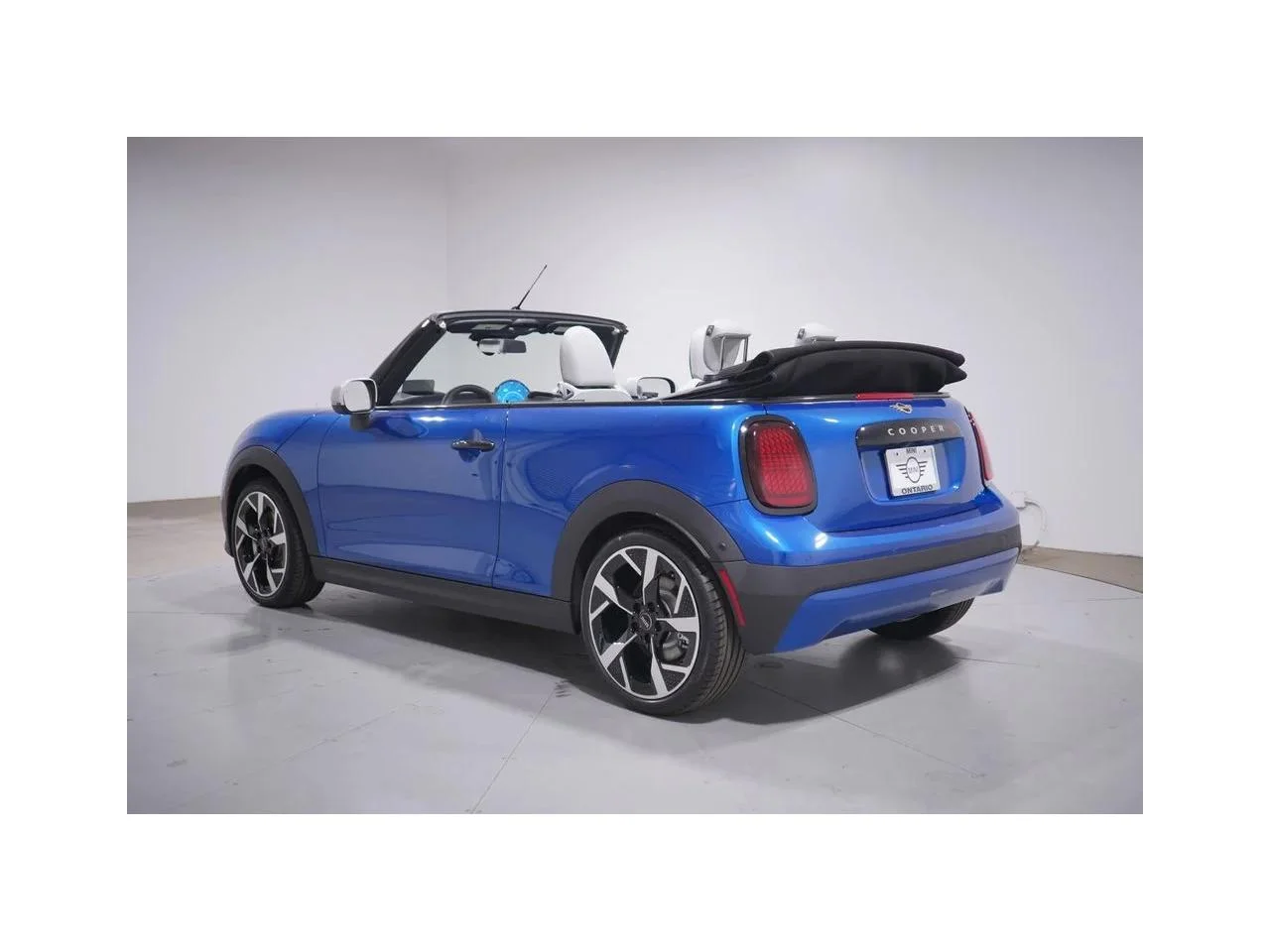 New 2026 Icy Sunshine Blue Metallic MINI SIGNATURE PLUS image 7