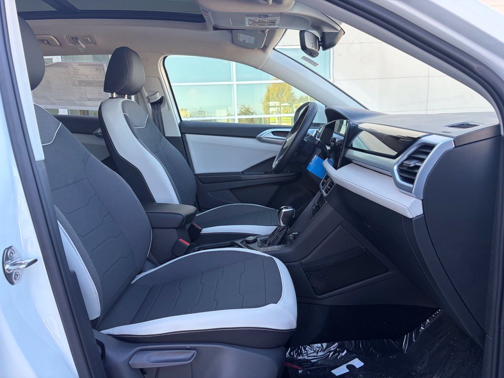 New 2026 Pure White Volkswagen 1.5T SE image 18