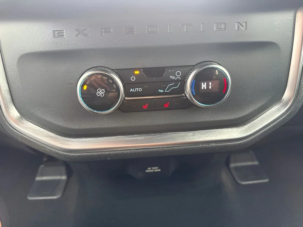 Used 2025 White Ford Platinum image 13