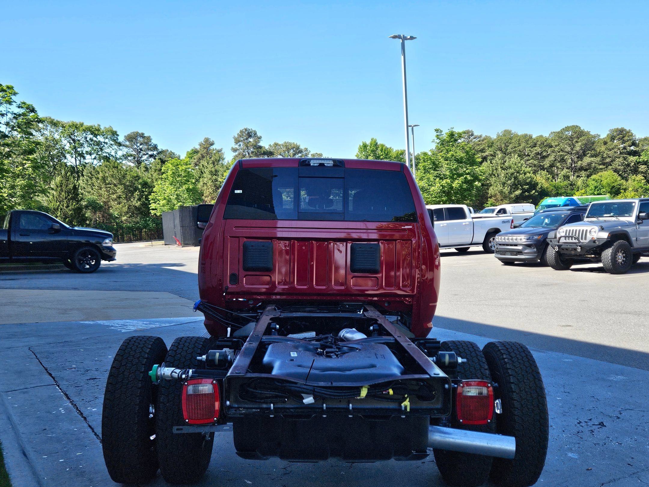 New 2026 Molten Red Pearl-Coat Exterior Paint RAM Tradesman image 6