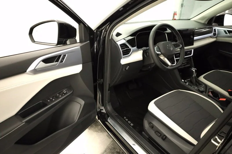 2026 Volkswagen Taos SE - Photo 9