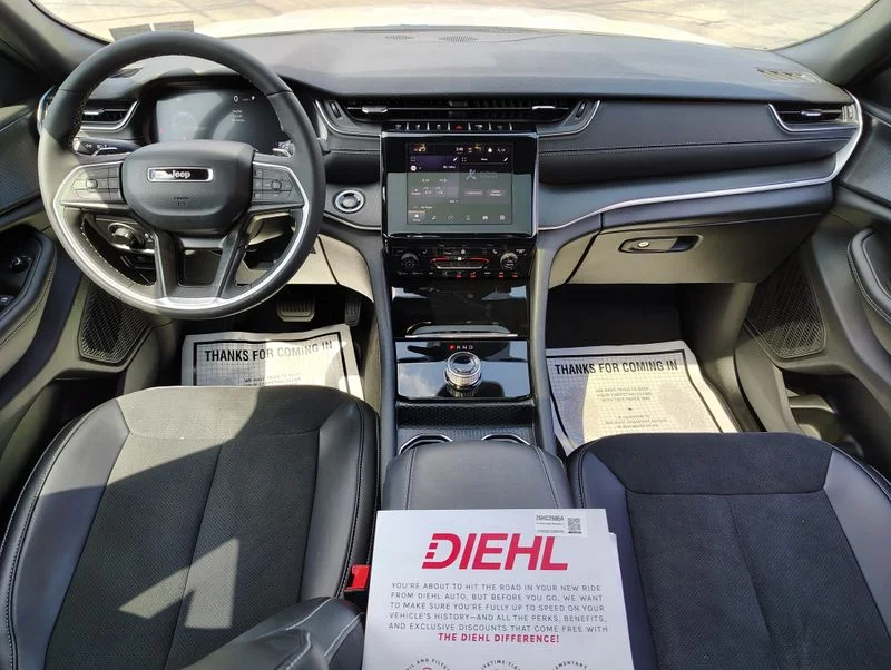 Used 2025 White Jeep Altitude X image 24