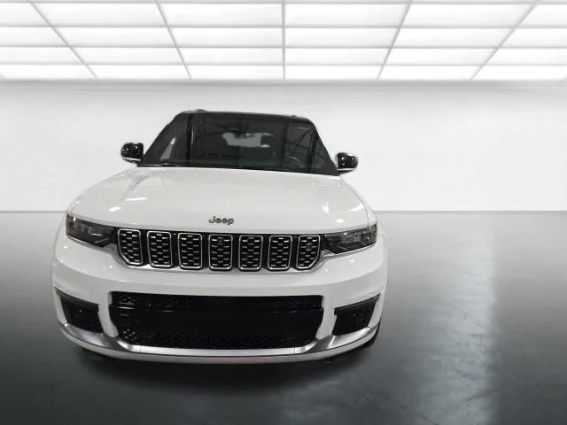 Used 2021 White Jeep Summit image 10