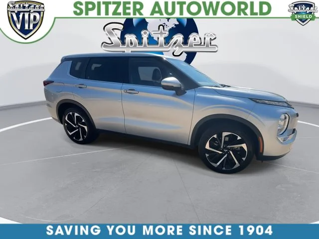 Used 2024 Silver Mitsubishi SE image 2