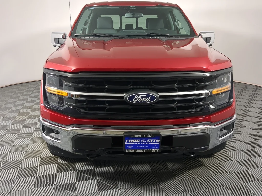 Used 2025 Rapid Red Metallic Tinted Clearcoat Ford XLT image 3